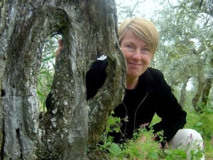 Tonia Parronchi, author, Italian olive groves, mystery and beauty in Tuscany
